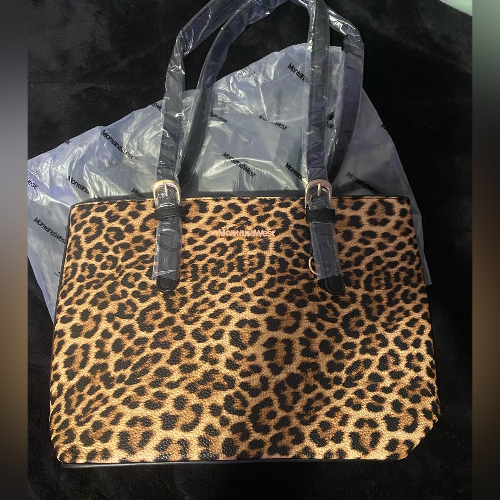 Leopard print concealed carry pocketbook